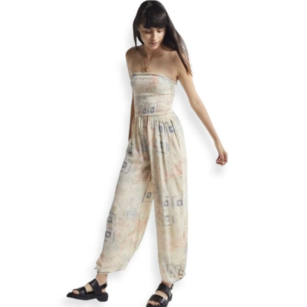 Urban Outfitters Strapless Smocked Jumpsuit Romper Halter Women’s S Beige - Picture 1 of 10